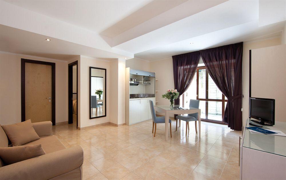 Hotel &