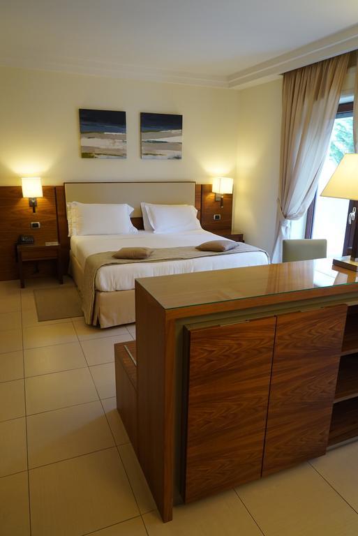 & Hotel Pozzuoli