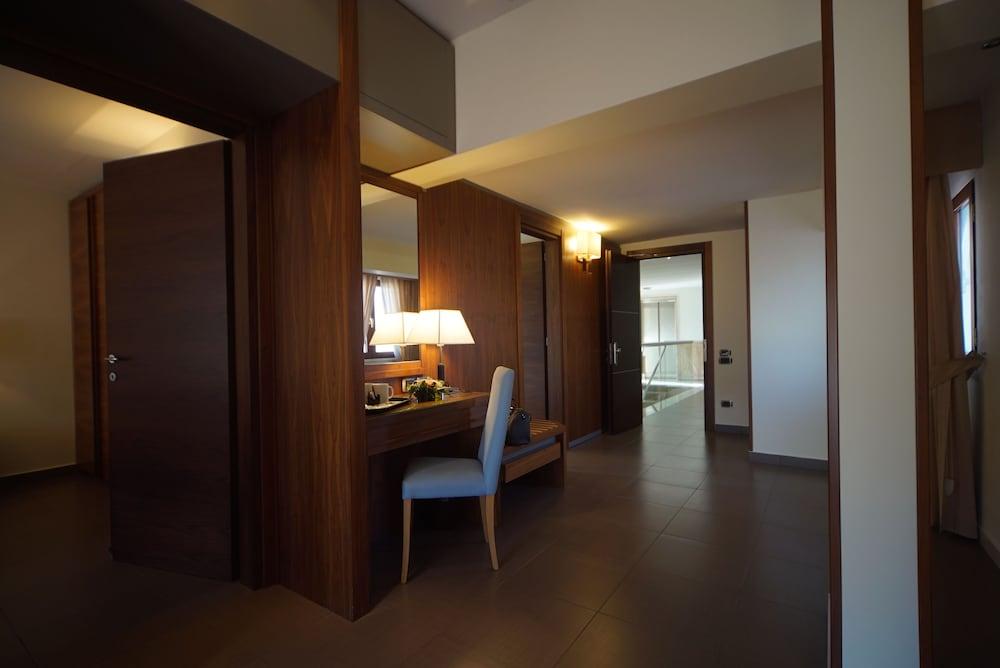 & Hotel Pozzuoli