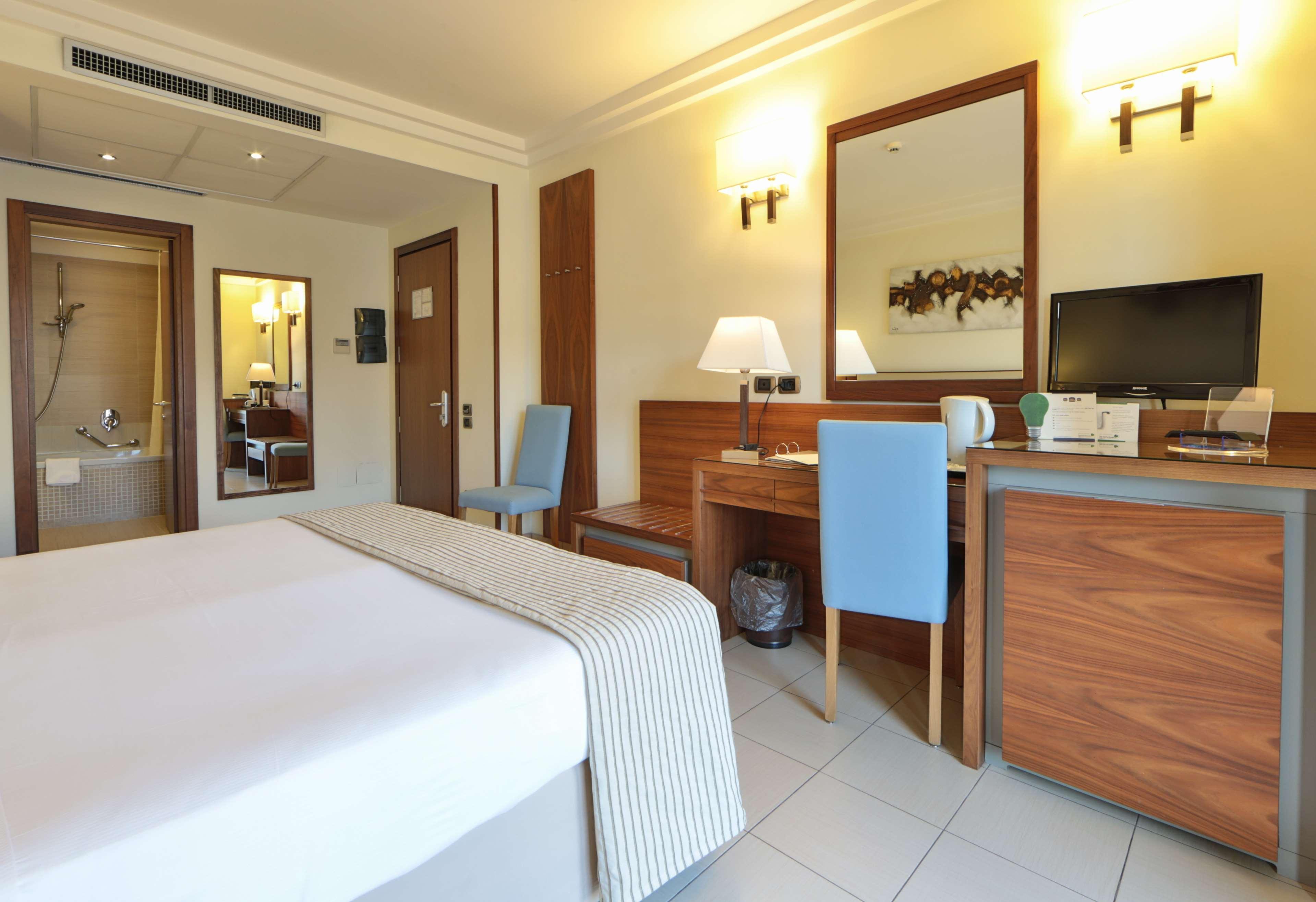 Hotel & Pozzuoli