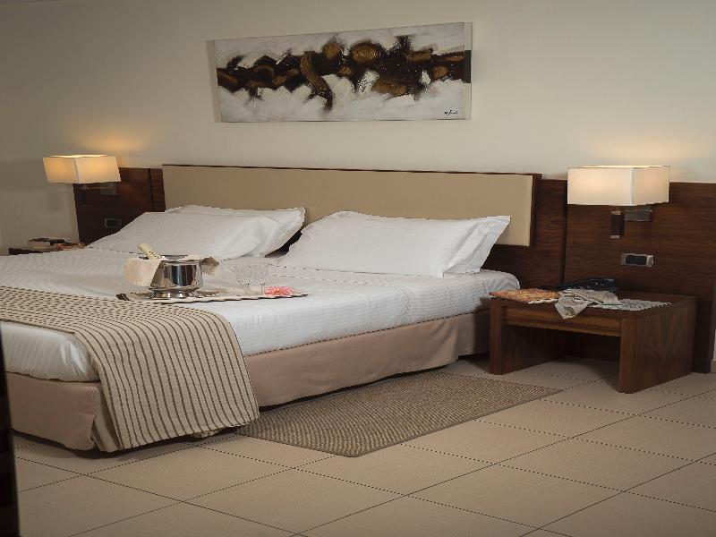 & Hotel 4*