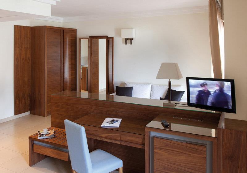 & Hotel 4*