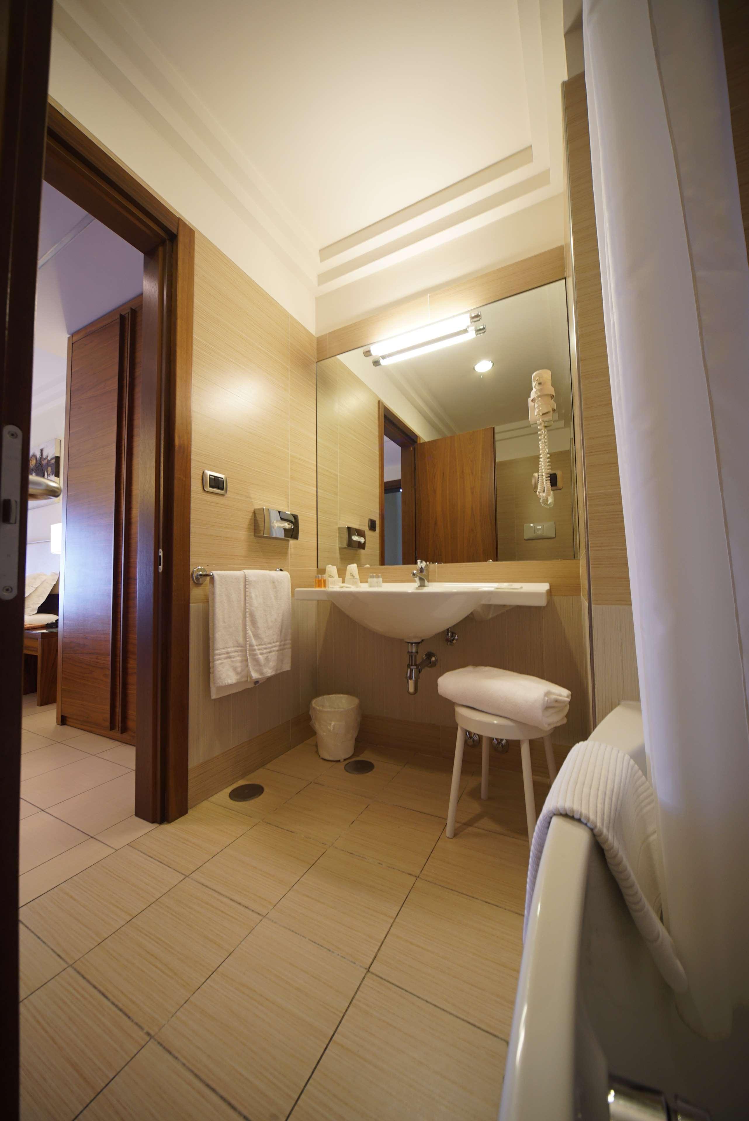 & Hotel 4*