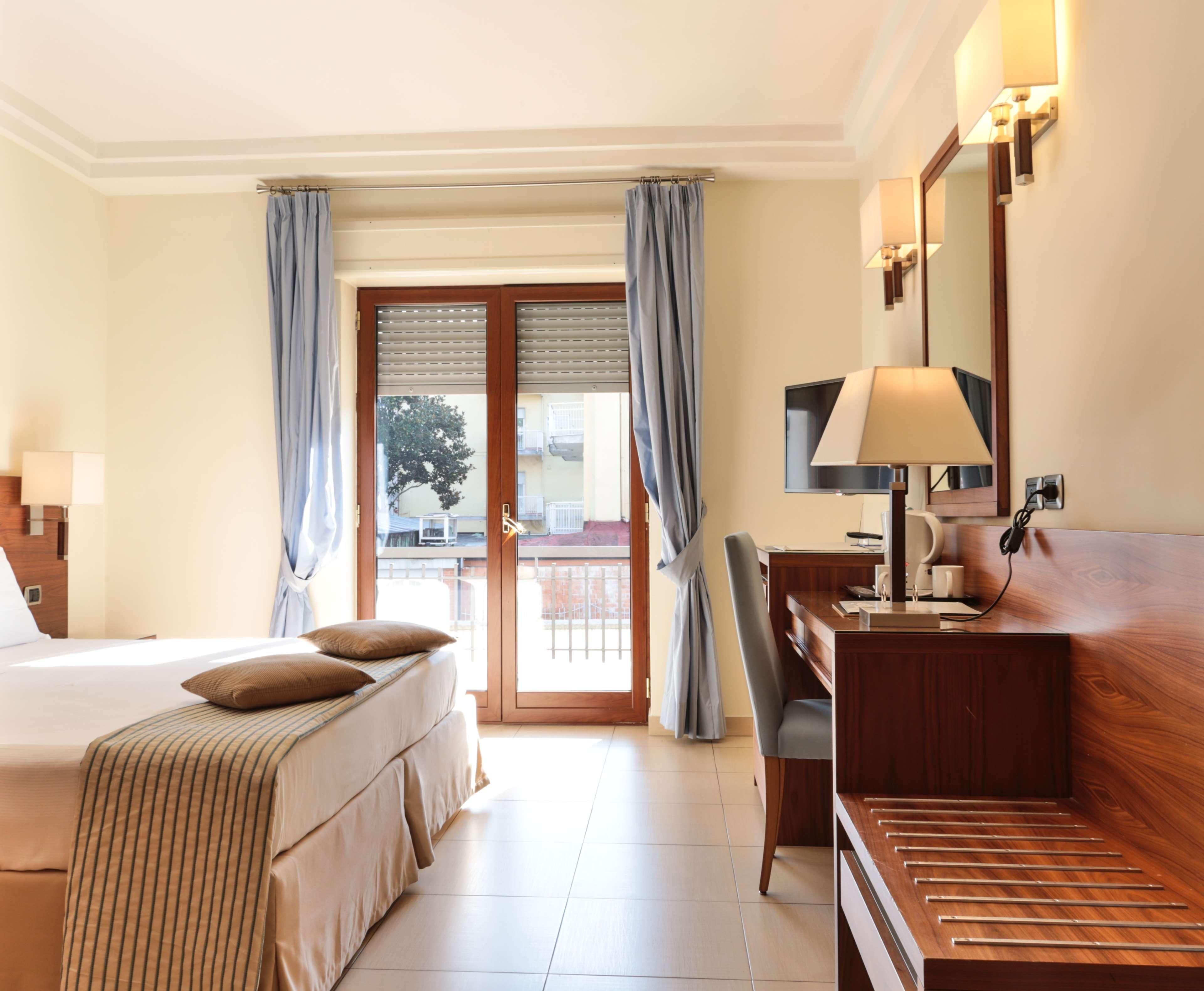 & Hotel 4*