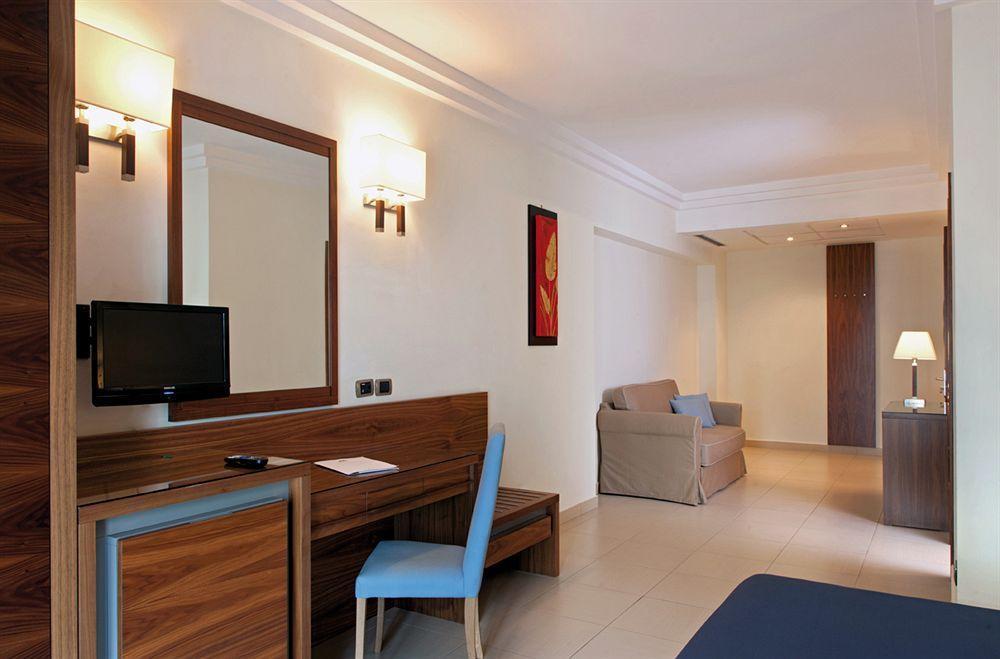 & Hotel